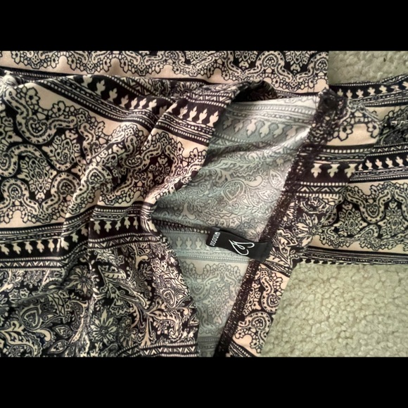 Women’s windor flare pants - Picture 2 of 4